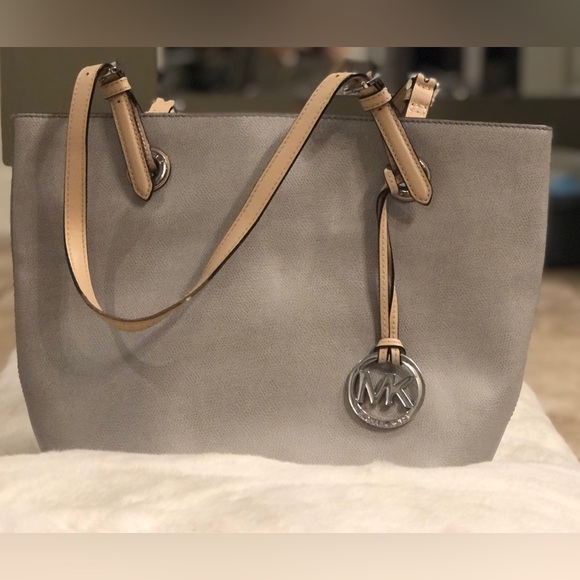 Michael Kors Handbags - Sale! Michael Kors Bedford Soft Pebbled Leather Tote Adjustable Shoulder Bag Tan